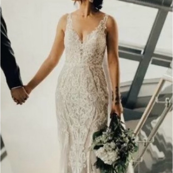 Wedding Dress ‘Viola’ by Designer Watters, Size 0 - Picture 2 of 16